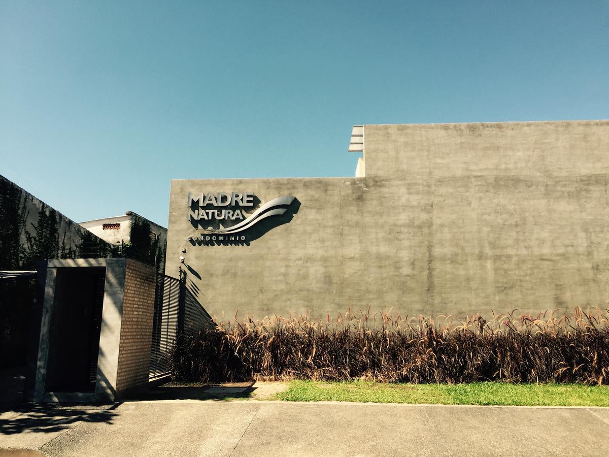 Madre Natura Asuncion Exterior photo